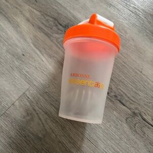 Arbonne Shaker Blender Bottle